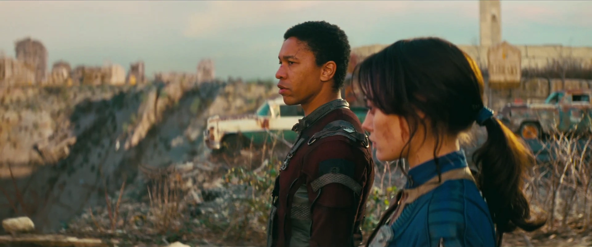 マキシマスとシェイディ・サンズを眺める